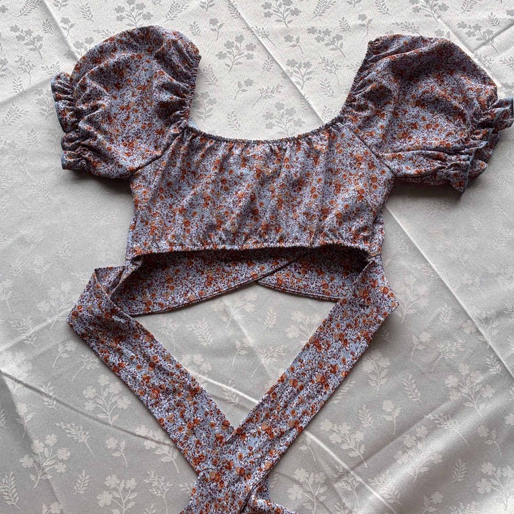 WORN ONCE Floral Puff-Sleeve Crop Top with Wrap Ties